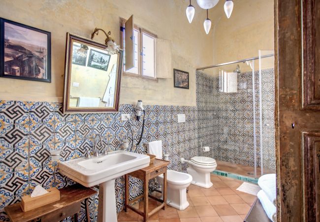 Villa a Positano - AMORE RENTALS - Villa Angelina con Piscina Privata, Vista Mare, Cuoco e Colazione Ideale per Matrimoni Villa a Positano - AMORE RENTALS - Villa Angelina con Piscina Privata, Vista Mare, Cuoco e Colazione Ideale per Matrimoni