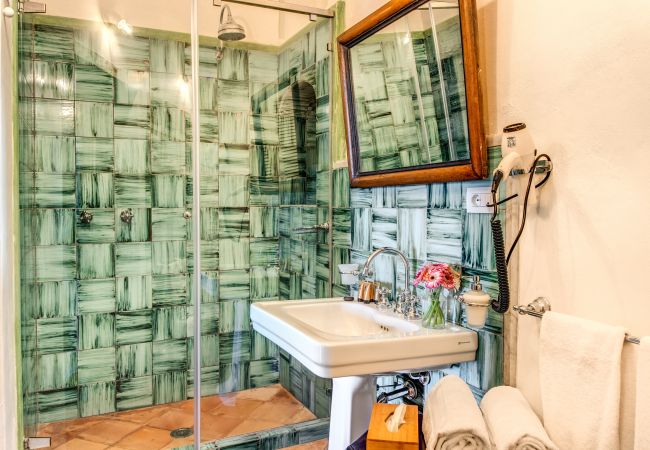 Villa a Positano - AMORE RENTALS - Villa Angelina con Piscina Privata, Vista Mare, Cuoco e Colazione Ideale per Matrimoni Villa a Positano - AMORE RENTALS - Villa Angelina con Piscina Privata, Vista Mare, Cuoco e Colazione Ideale per Matrimoni