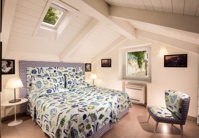 Villa a Positano - AMORE RENTALS - Villa Angelina con Piscina Privata, Vista Mare, Cuoco e Colazione Ideale per Matrimoni Villa a Positano - AMORE RENTALS - Villa Angelina con Piscina Privata, Vista Mare, Cuoco e Colazione Ideale per Matrimoni