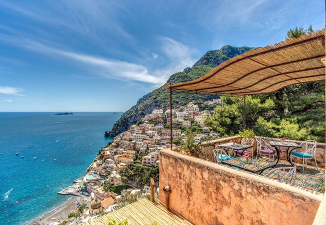 Villa a Positano - AMORE RENTALS - Villa Angelina con Piscina Privata, Vista Mare, Cuoco e Colazione Ideale per Matrimoni Villa a Positano - AMORE RENTALS - Villa Angelina con Piscina Privata, Vista Mare, Cuoco e Colazione Ideale per Matrimoni