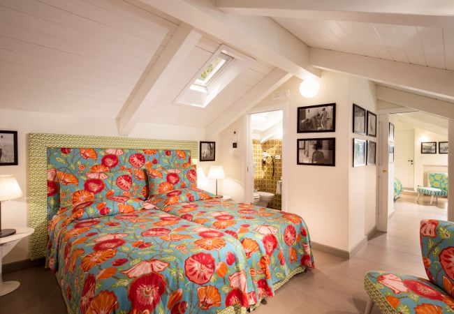 Villa a Positano - AMORE RENTALS - Villa Angelina con Piscina Privata, Vista Mare, Cuoco e Colazione Ideale per Matrimoni Villa a Positano - AMORE RENTALS - Villa Angelina con Piscina Privata, Vista Mare, Cuoco e Colazione Ideale per Matrimoni