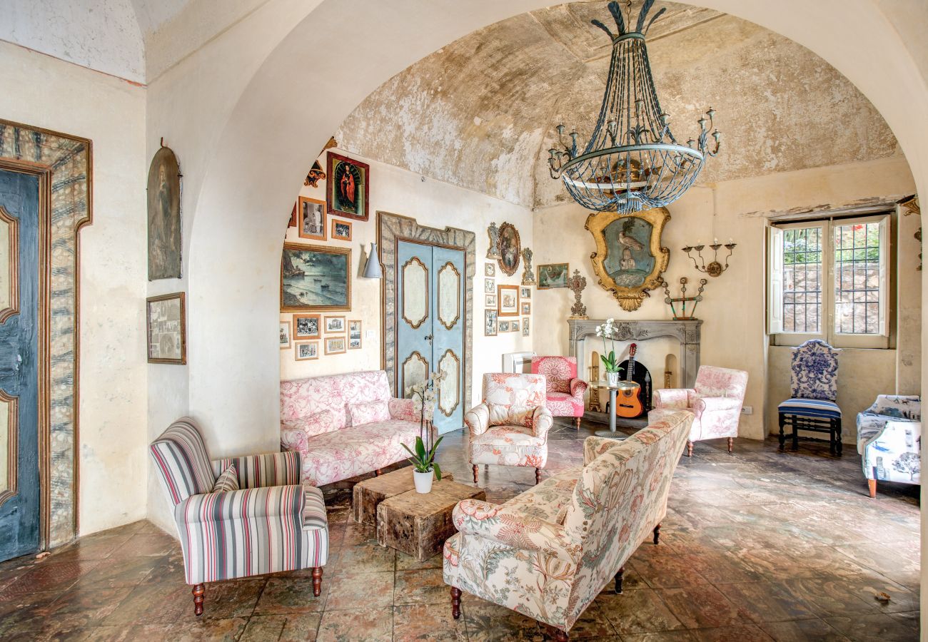 Villa a Positano - AMORE RENTALS - Villa Angelina con Piscina Privata, Vista Mare, Cuoco e Colazione Ideale per Matrimoni