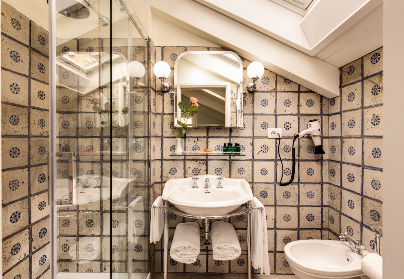 Villa a Positano - AMORE RENTALS - Villa Angelina con Piscina Privata, Vista Mare, Cuoco e Colazione Ideale per Matrimoni