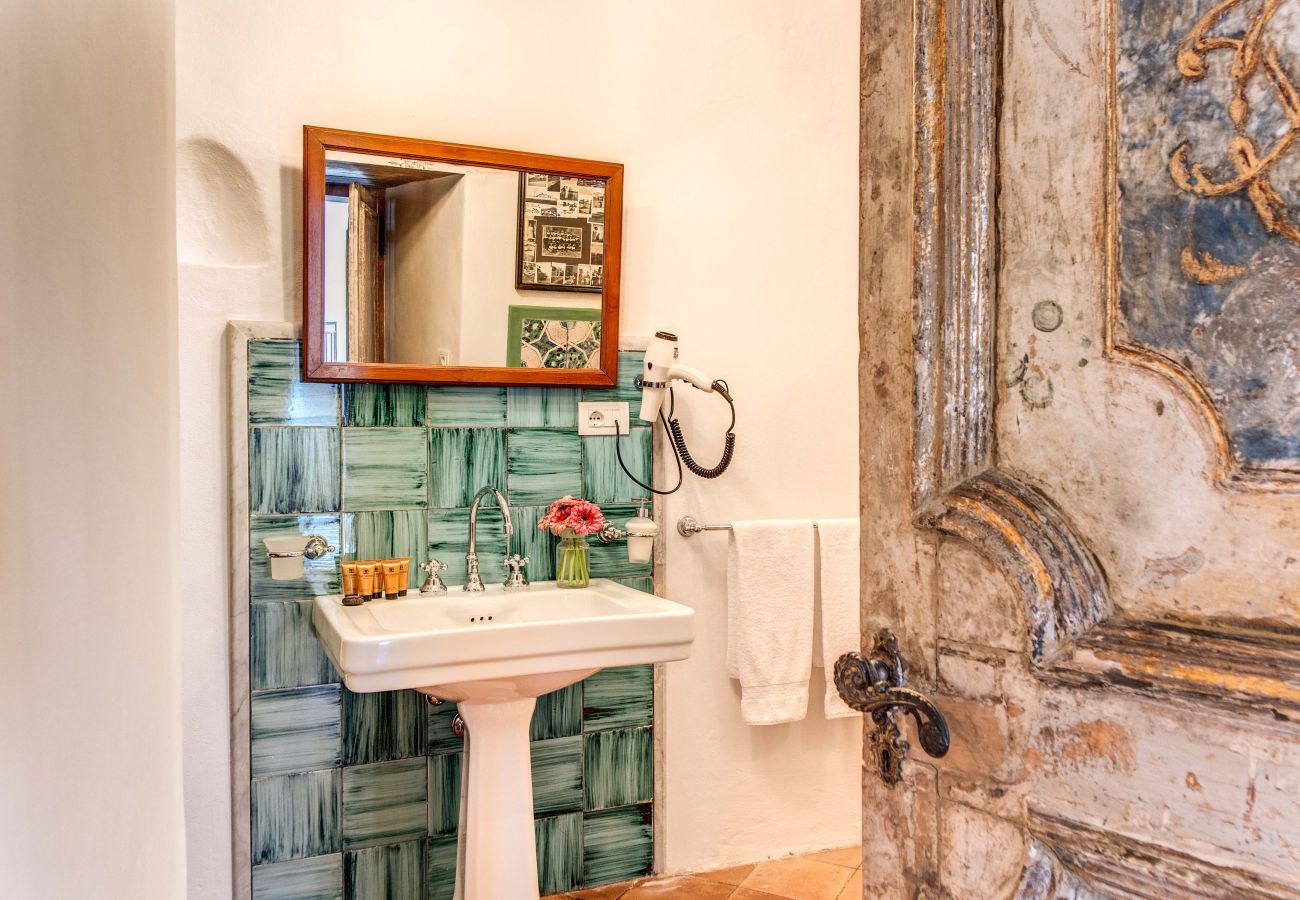 Villa a Positano - AMORE RENTALS - Villa San Giacomo – Villa di Lusso Storica con Vista Mare