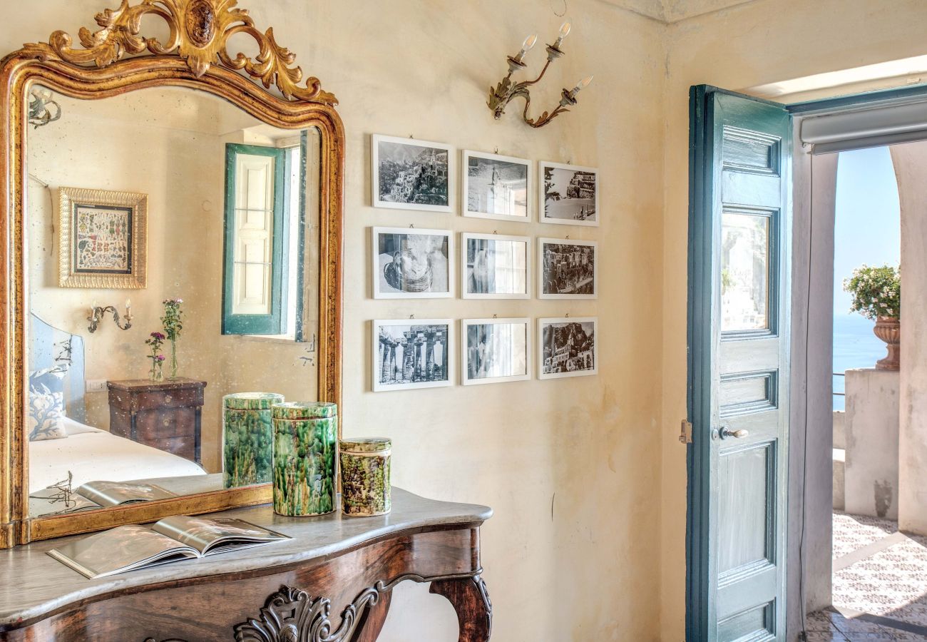 Villa a Positano - AMORE RENTALS - Villa San Giacomo – Villa di Lusso Storica con Vista Mare