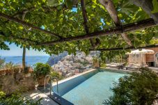 Villa a Positano - AMORE RENTALS - Villa San Giacomo –...