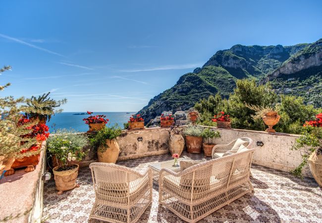 Villa a Positano - AMORE RENTALS - Villa Angelina 1 con Piscina Privata, Vista Mare, Cuoco e Colazione Ideale per Matrimoni Villa a Positano - AMORE RENTALS - Villa Angelina 1 con Piscina Privata, Vista Mare, Cuoco e Colazione Ideale per Matrimoni