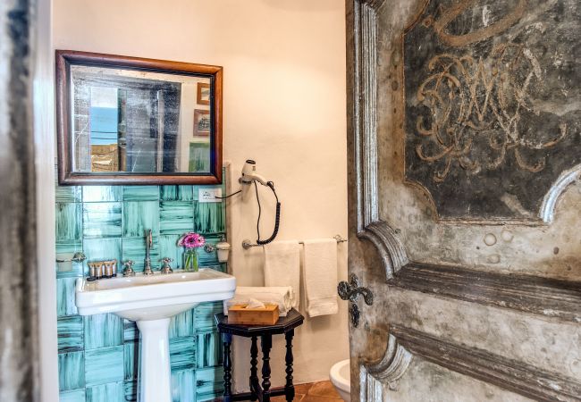 Villa a Positano - AMORE RENTALS - Villa Angelina 1 con Piscina Privata, Vista Mare, Cuoco e Colazione Ideale per Matrimoni Villa a Positano - AMORE RENTALS - Villa Angelina 1 con Piscina Privata, Vista Mare, Cuoco e Colazione Ideale per Matrimoni