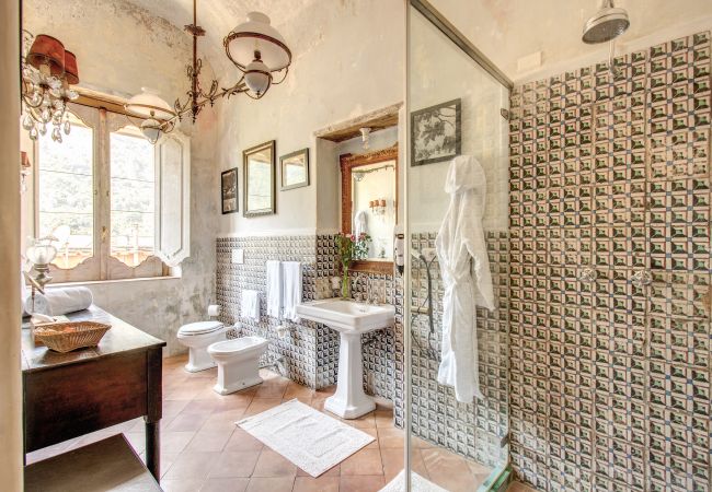 Villa a Positano - AMORE RENTALS - Villa Angelina 1 con Piscina Privata, Vista Mare, Cuoco e Colazione Ideale per Matrimoni Villa a Positano - AMORE RENTALS - Villa Angelina 1 con Piscina Privata, Vista Mare, Cuoco e Colazione Ideale per Matrimoni