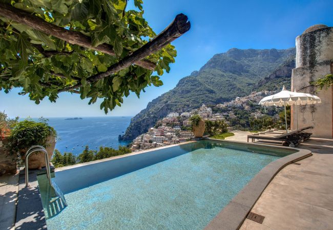Villa a Positano - AMORE RENTALS - Villa San Giacomo 1 – Villa di Lusso Storica con Vista Mare