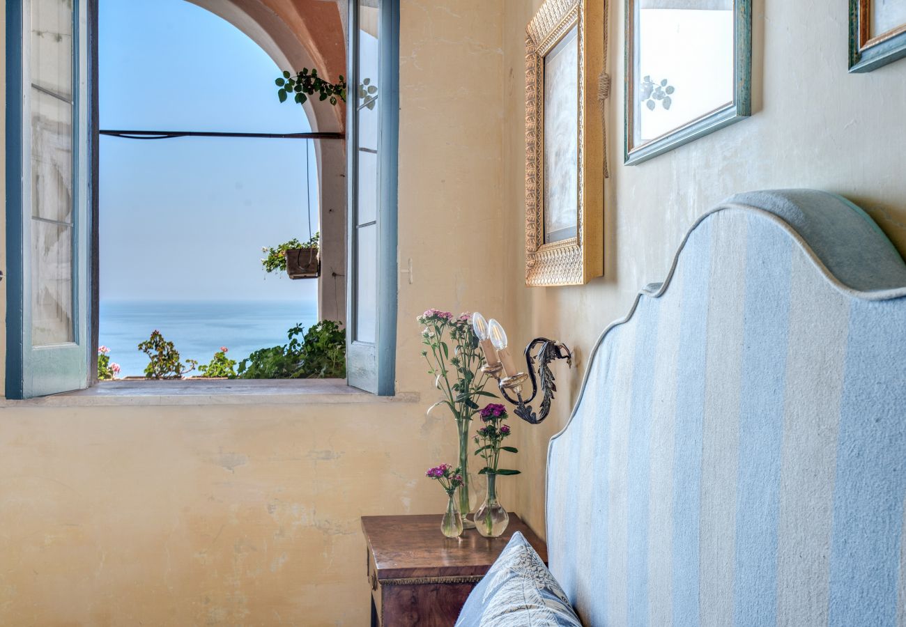 Villa a Positano - AMORE RENTALS - Villa Angelina 1 con Piscina Privata, Vista Mare, Cuoco e Colazione Ideale per Matrimoni