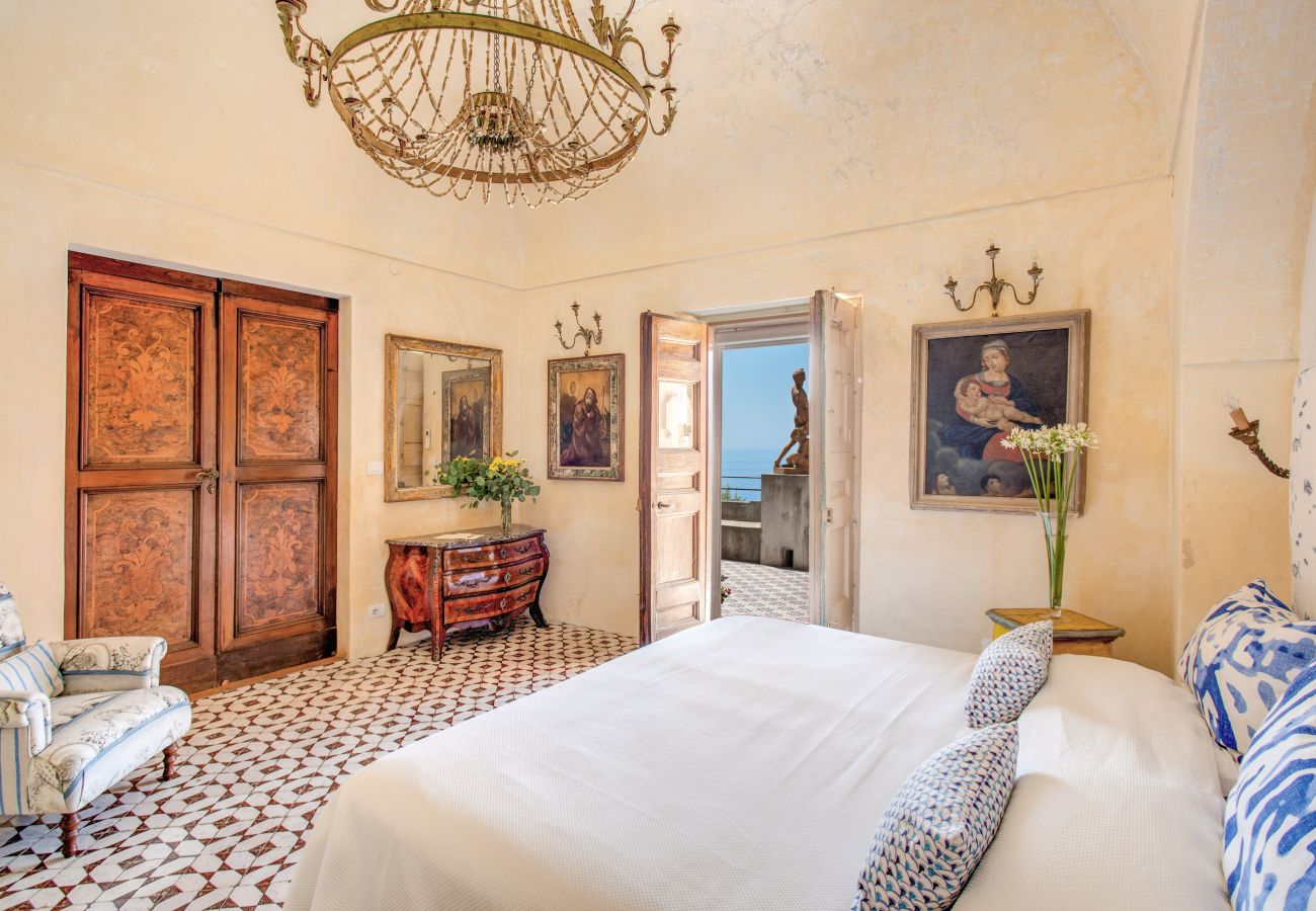 Villa a Positano - AMORE RENTALS - Villa Angelina 1 con Piscina Privata, Vista Mare, Cuoco e Colazione Ideale per Matrimoni