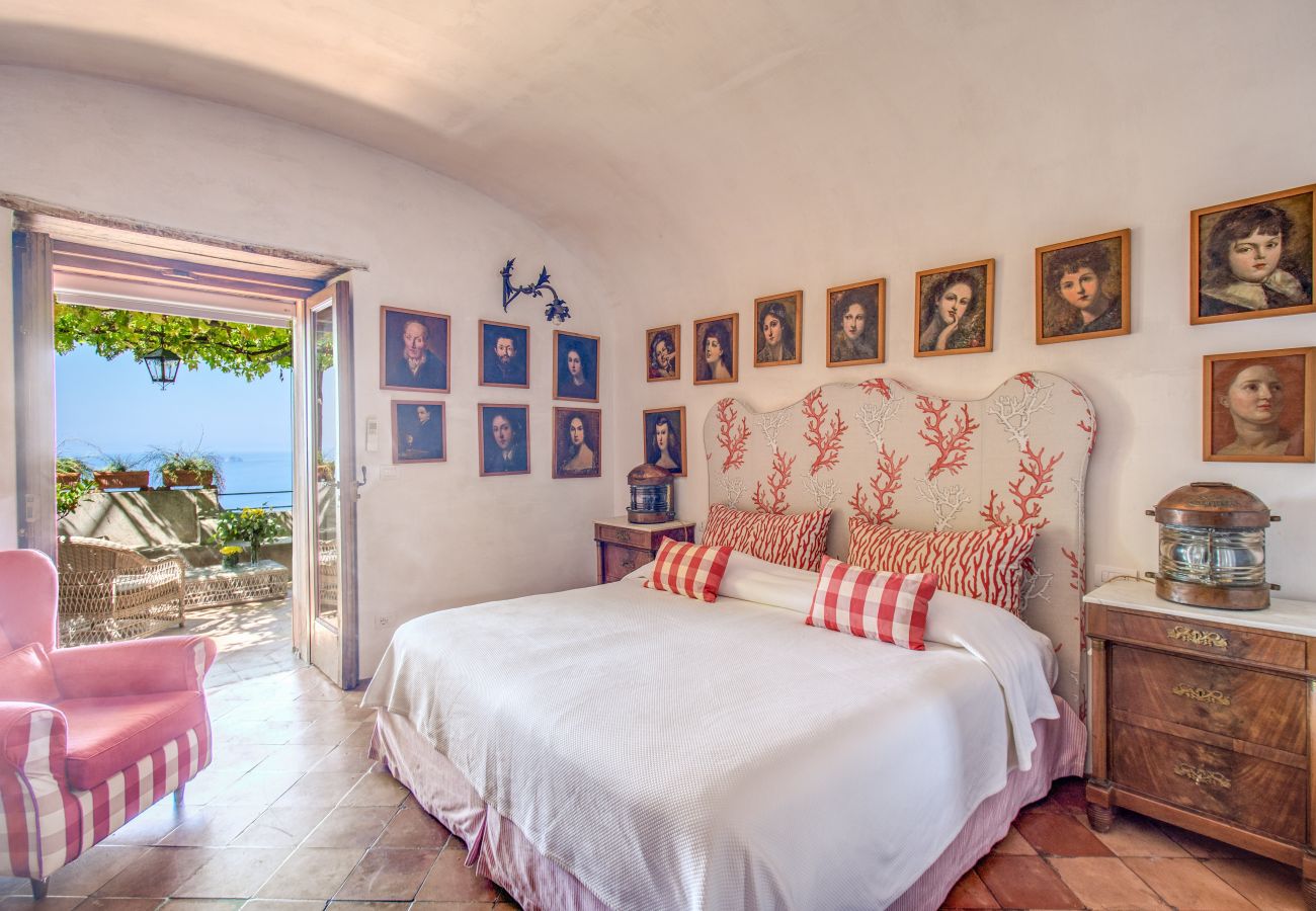 Villa a Positano - AMORE RENTALS - Villa Angelina 1 con Piscina Privata, Vista Mare, Cuoco e Colazione Ideale per Matrimoni