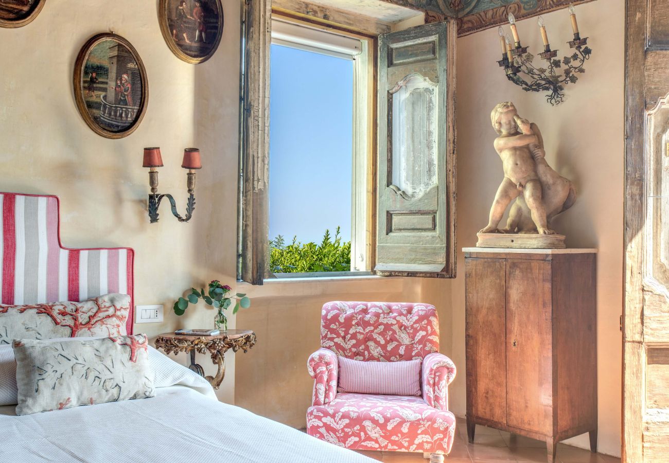 Villa a Positano - AMORE RENTALS - Villa San Giacomo 1 – Villa di Lusso Storica con Vista Mare