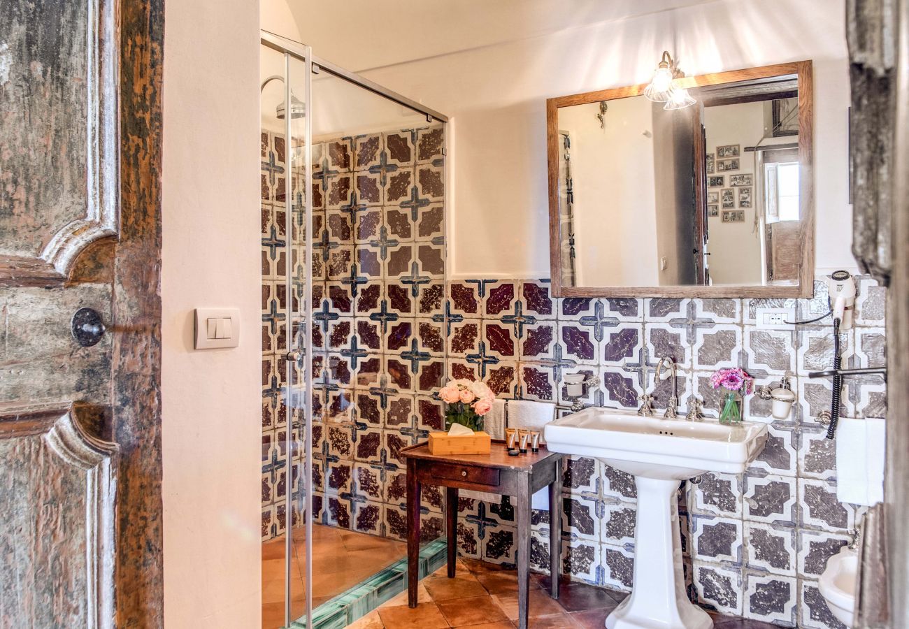 Villa a Positano - AMORE RENTALS - Villa San Giacomo 1 – Villa di Lusso Storica con Vista Mare