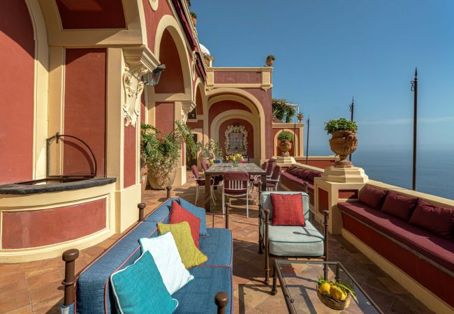 Villa a Positano - AMORE RENTALS - Palazzo Santa Croce con Piscina Riscaldata, Vista Mare, Cuoco e Colazione Ideale per Matrimoni Villa a Positano - AMORE RENTALS - Palazzo Santa Croce con Piscina Riscaldata, Vista Mare, Cuoco e Colazione Ideale per Matrimoni