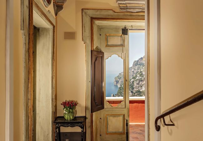 Villa a Positano - AMORE RENTALS - Palazzo Santa Croce con Piscina Riscaldata, Vista Mare, Cuoco e Colazione Ideale per Matrimoni Villa a Positano - AMORE RENTALS - Palazzo Santa Croce con Piscina Riscaldata, Vista Mare, Cuoco e Colazione Ideale per Matrimoni