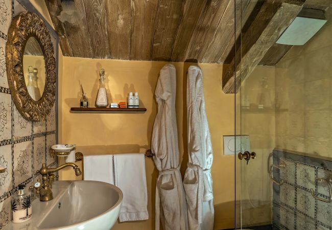 Villa a Positano - AMORE RENTALS - Palazzo Santa Croce con Piscina Riscaldata, Vista Mare, Cuoco e Colazione Ideale per Matrimoni Villa a Positano - AMORE RENTALS - Palazzo Santa Croce con Piscina Riscaldata, Vista Mare, Cuoco e Colazione Ideale per Matrimoni