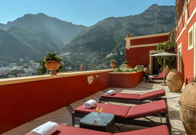 Villa a Positano - AMORE RENTALS - Palazzo Santa Croce con Piscina Riscaldata, Vista Mare, Cuoco e Colazione Ideale per Matrimoni Villa a Positano - AMORE RENTALS - Palazzo Santa Croce con Piscina Riscaldata, Vista Mare, Cuoco e Colazione Ideale per Matrimoni
