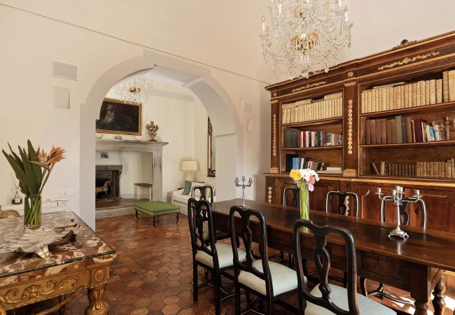 Villa a Positano - AMORE RENTALS - Palazzo Santa Croce con Piscina Riscaldata, Vista Mare, Cuoco e Colazione Ideale per Matrimoni Villa a Positano - AMORE RENTALS - Palazzo Santa Croce con Piscina Riscaldata, Vista Mare, Cuoco e Colazione Ideale per Matrimoni