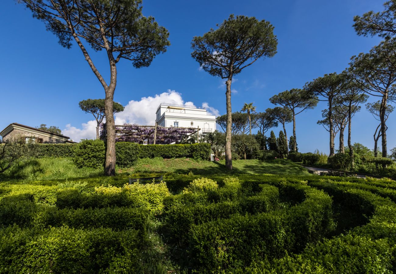 Villa a Sant´Agata sui Due Golfi - AMORE RENTALS - Villa Jasmine con Piscina Privata Ideale per Matrimoni