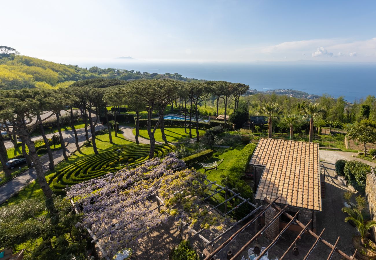 Villa a Sant´Agata sui Due Golfi - AMORE RENTALS - Villa Jasmine con Piscina Privata Ideale per Matrimoni