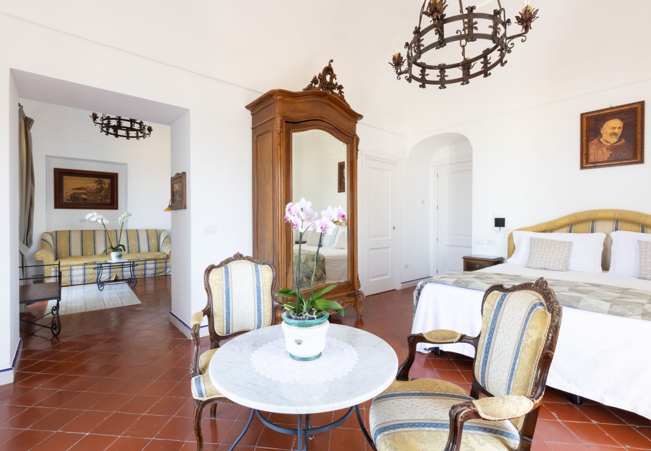 Villa a Sant´Agata sui Due Golfi - AMORE RENTALS - Villa Jasmine con Piscina Privata Ideale per Matrimoni