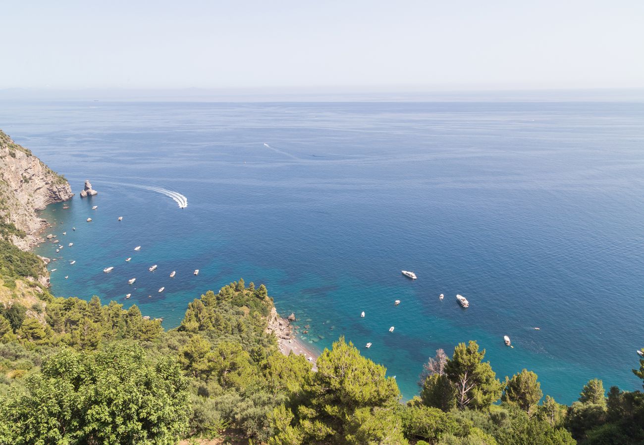 Villa a Positano - AMORE RENTALS -Villa Era con Piscina Privata, Vista Mare, Terrazzi e Parcheggio