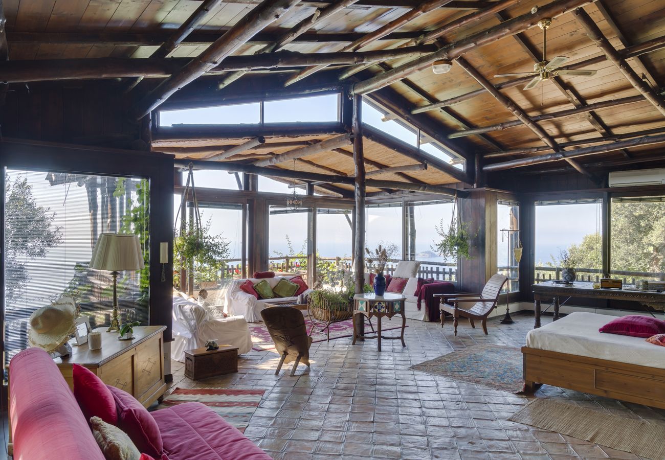 Villa a Positano - AMORE RENTALS -Villa Era con Piscina Privata, Vista Mare, Terrazzi e Parcheggio
