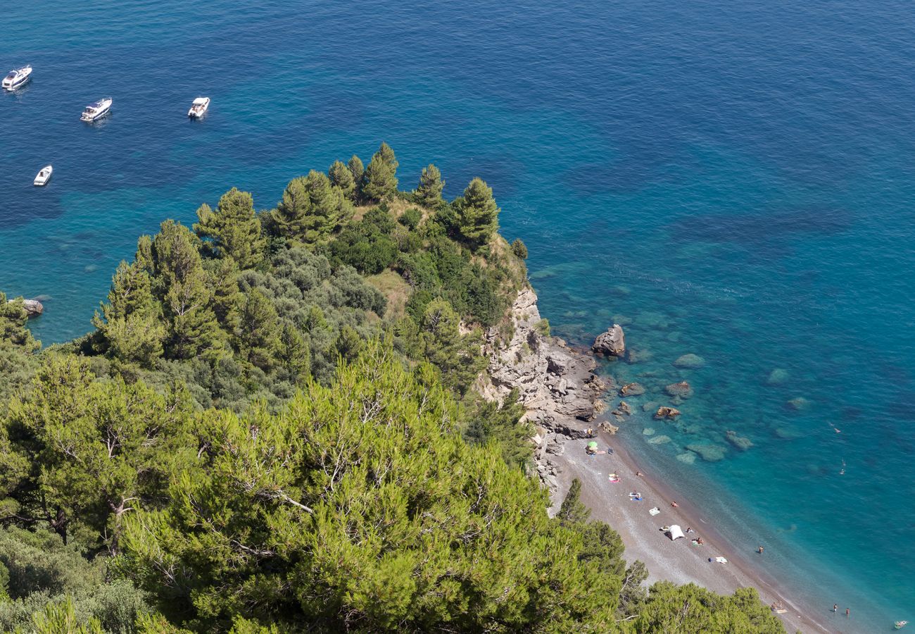 Villa a Positano - AMORE RENTALS -Villa Era con Piscina Privata, Vista Mare, Terrazzi e Parcheggio