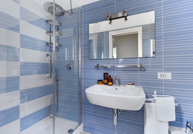 Appartamento a Sorrento - AMORE RENTALS - Appartamento Tramontano con Aria Condizionata e Internet WI-FI Appartamento a Sorrento - AMORE RENTALS - Appartamento Tramontano con Aria Condizionata e Internet WI-FI