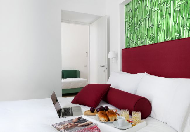 Appartamento a Sorrento - AMORE RENTALS - Casa 80 con Aria Condizionata e Internet WI-FI Appartamento a Sorrento - AMORE RENTALS - Casa 80 con Aria Condizionata e Internet WI-FI