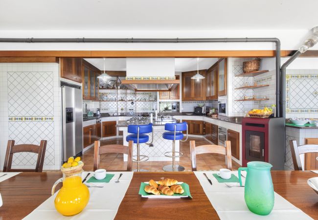 Villa a Massa Lubrense - AMORE RENTALS - Villa Giulia con Piscina Privata, Vista Mare, Terrazzi e Parcheggio Villa a Massa Lubrense - AMORE RENTALS - Villa Giulia con Piscina Privata, Vista Mare, Terrazzi e Parcheggio