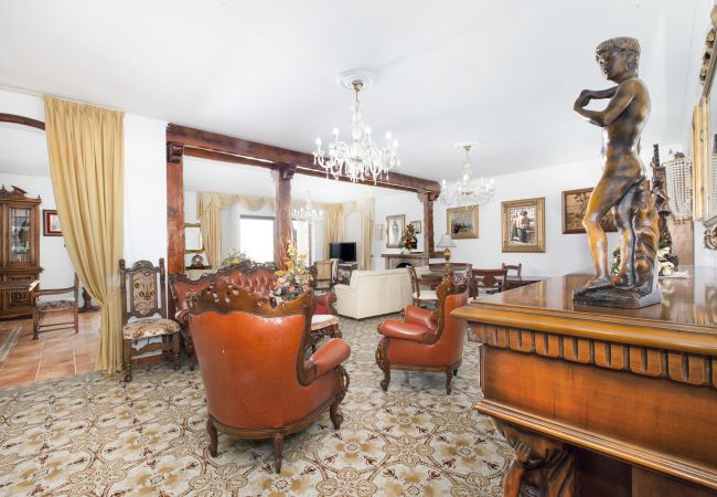 Villa a Massa Lubrense - AMORE RENTALS - Villa Giulia con Piscina Privata, Vista Mare, Terrazzi e Parcheggio Villa a Massa Lubrense - AMORE RENTALS - Villa Giulia con Piscina Privata, Vista Mare, Terrazzi e Parcheggio