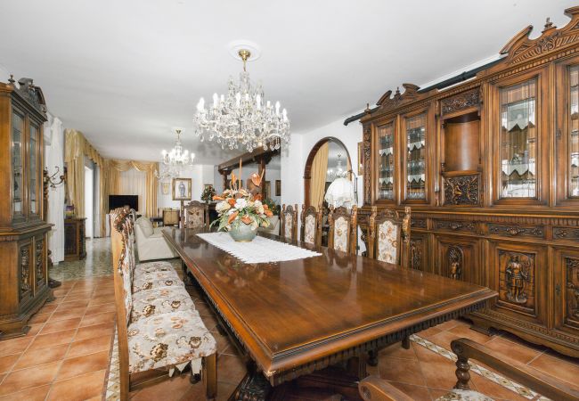 Villa a Massa Lubrense - AMORE RENTALS - Villa Giulia con Piscina Privata, Vista Mare, Terrazzi e Parcheggio Villa a Massa Lubrense - AMORE RENTALS - Villa Giulia con Piscina Privata, Vista Mare, Terrazzi e Parcheggio