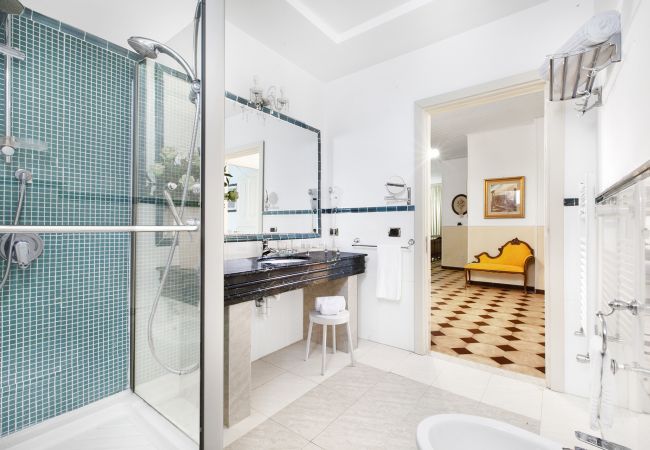 Villa a Massa Lubrense - AMORE RENTALS - Villa Giulia con Piscina Privata, Vista Mare, Terrazzi e Parcheggio Villa a Massa Lubrense - AMORE RENTALS - Villa Giulia con Piscina Privata, Vista Mare, Terrazzi e Parcheggio