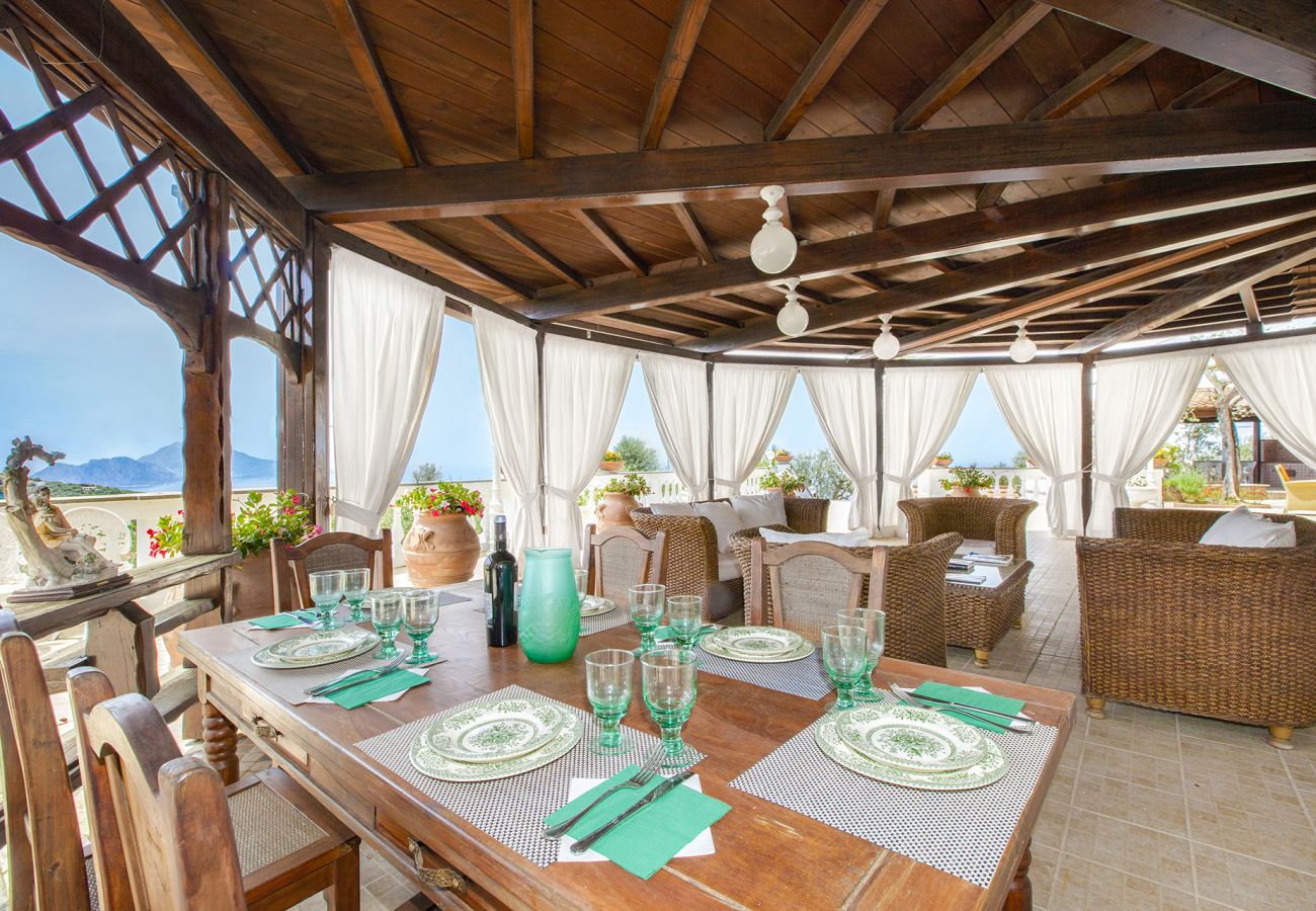 Villa a Massa Lubrense - AMORE RENTALS - Villa Giulia con Piscina Privata, Vista Mare, Terrazzi e Parcheggio