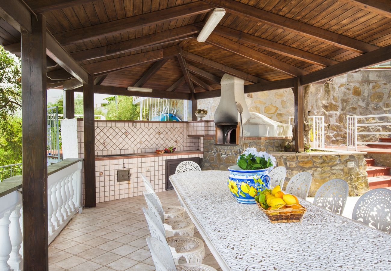 Villa a Massa Lubrense - AMORE RENTALS - Villa Giulia con Piscina Privata, Vista Mare, Terrazzi e Parcheggio