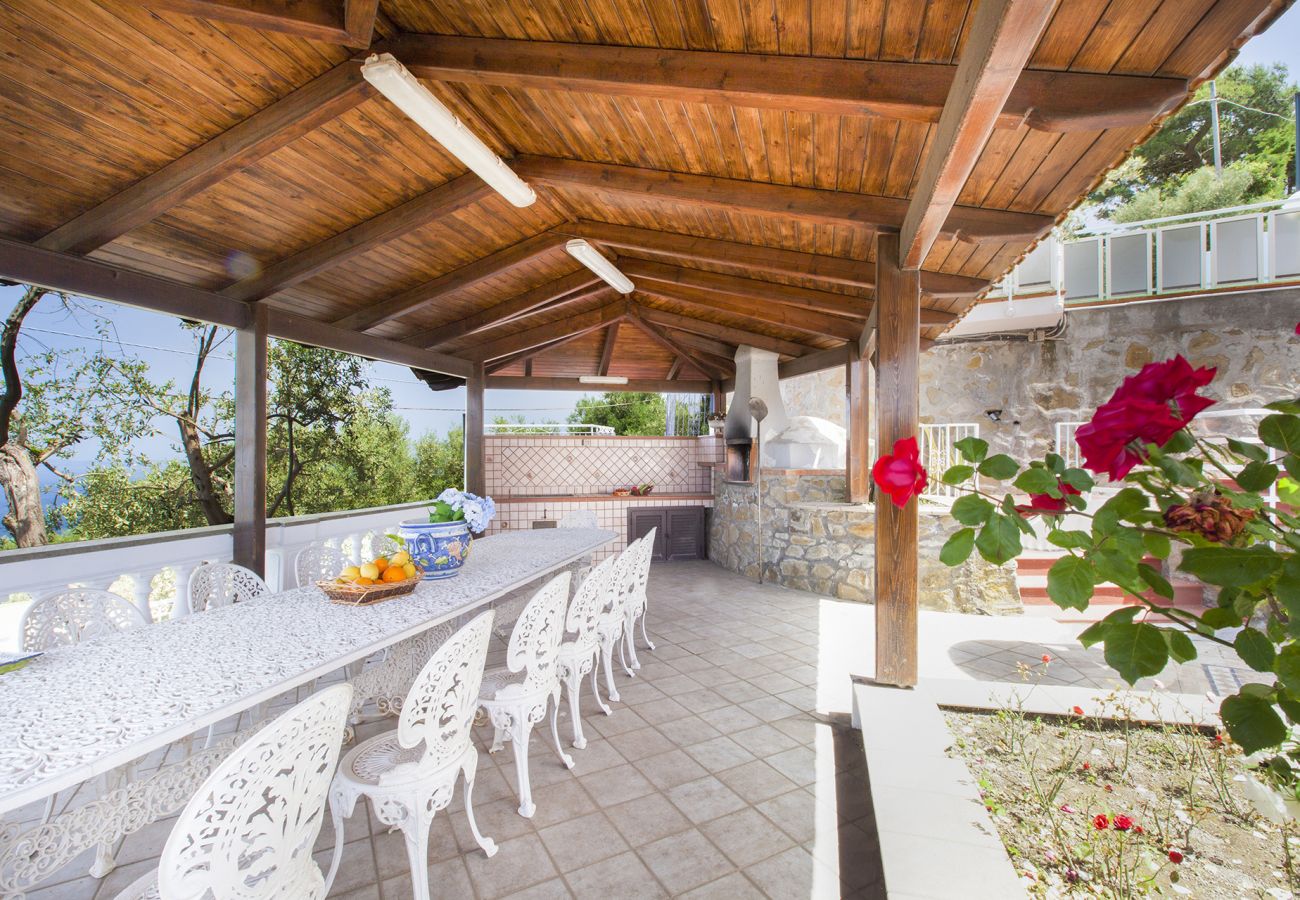 Villa a Massa Lubrense - AMORE RENTALS - Villa Giulia con Piscina Privata, Vista Mare, Terrazzi e Parcheggio