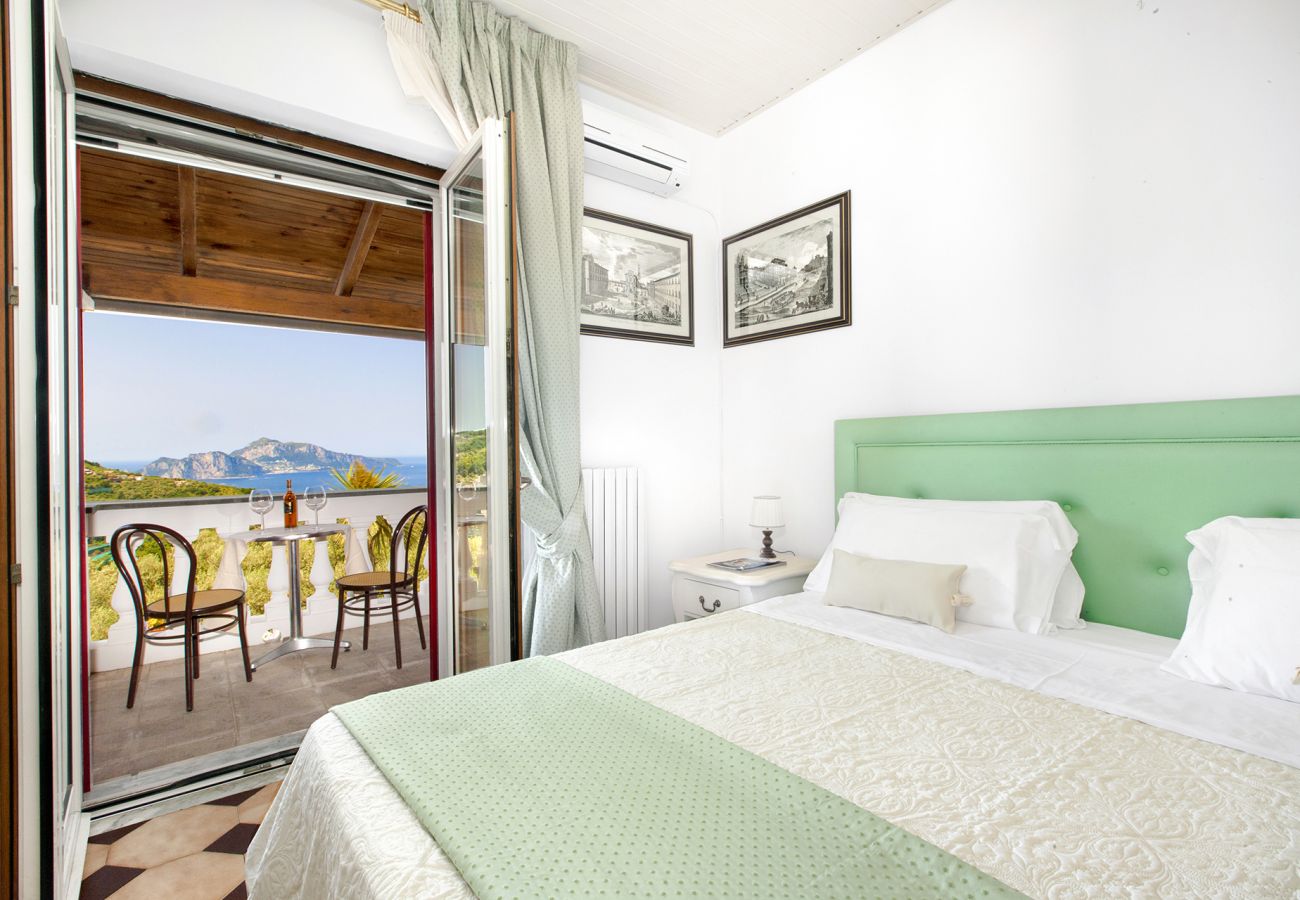 Villa a Massa Lubrense - AMORE RENTALS - Villa Giulia con Piscina Privata, Vista Mare, Terrazzi e Parcheggio