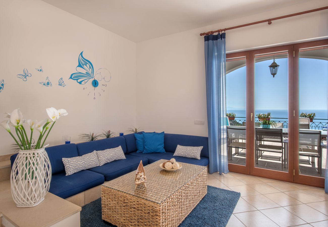 Villa a Massa Lubrense - AMORE RENTALS - Villa Marina con Piscina Privata, Vista Mare, Terrazzi e Parcheggio