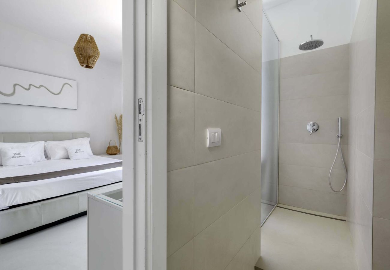 Villa a Massa Lubrense - AMORE RENTALS - Villa Marina con Piscina Privata, Vista Mare, Terrazzi e Parcheggio