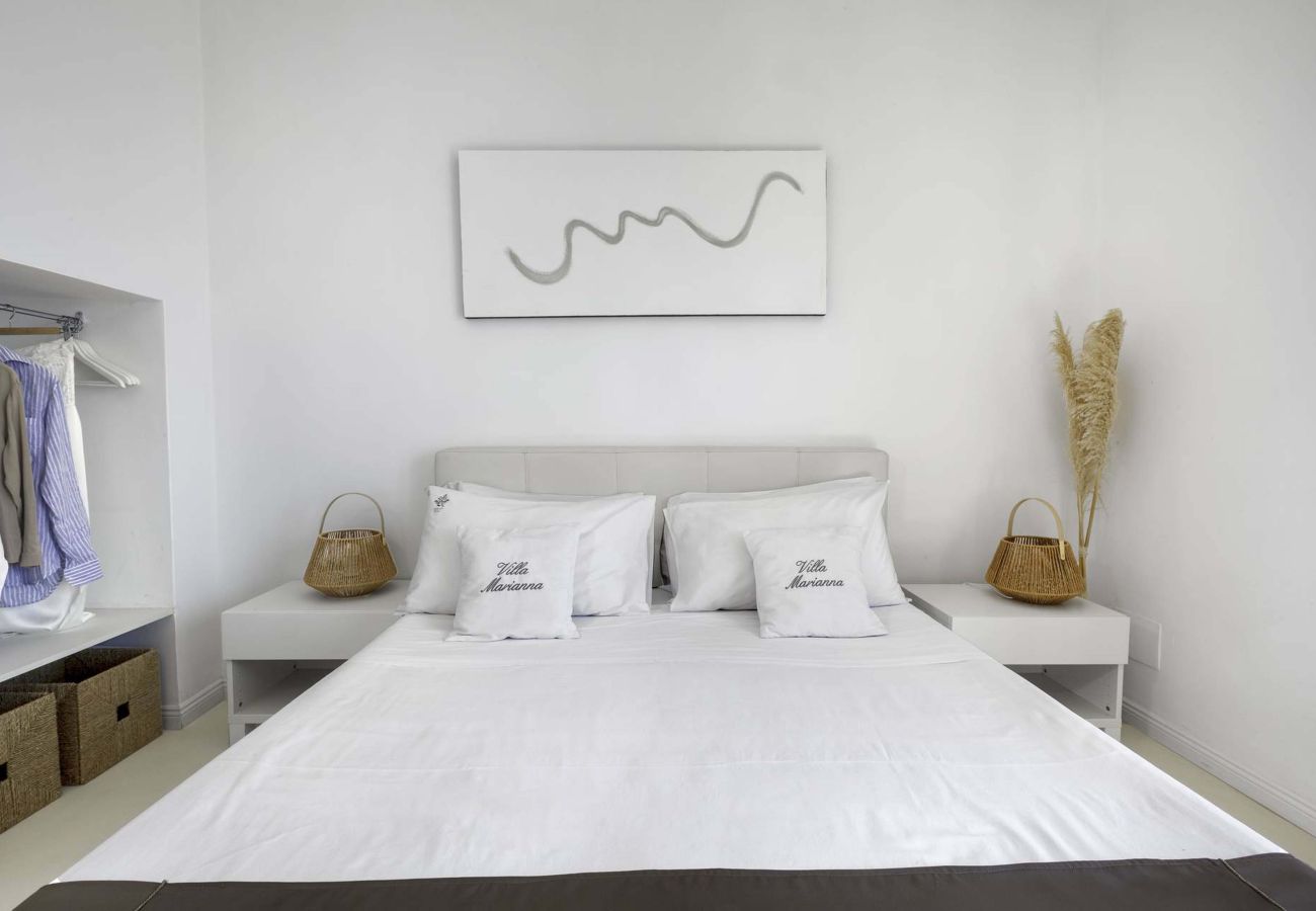Villa a Massa Lubrense - AMORE RENTALS - Villa Marina con Piscina Privata, Vista Mare, Terrazzi e Parcheggio