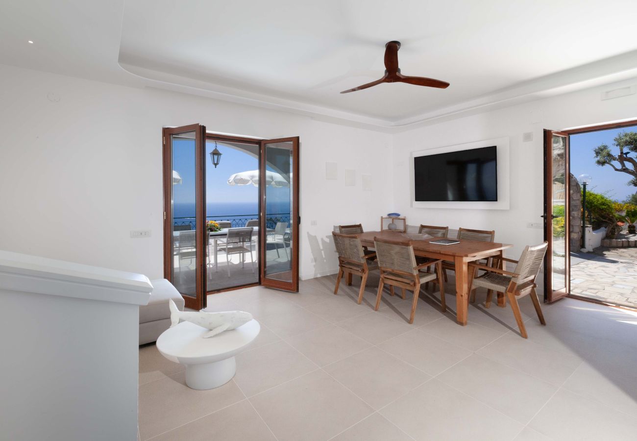 Villa a Massa Lubrense - AMORE RENTALS - Villa Marina con Piscina Privata, Vista Mare, Terrazzi e Parcheggio