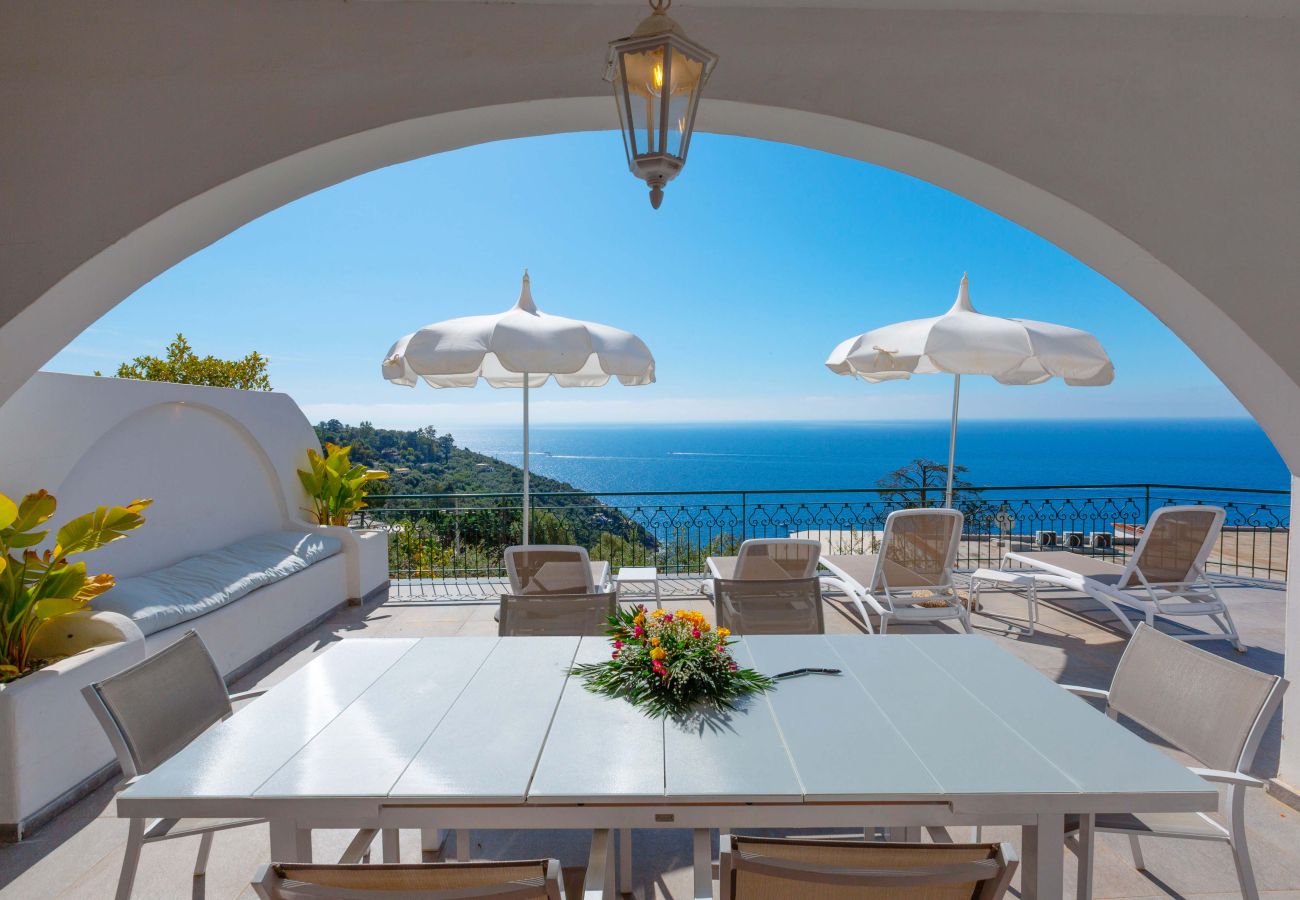 Villa a Massa Lubrense - AMORE RENTALS - Villa Marina con Piscina Privata, Vista Mare, Terrazzi e Parcheggio