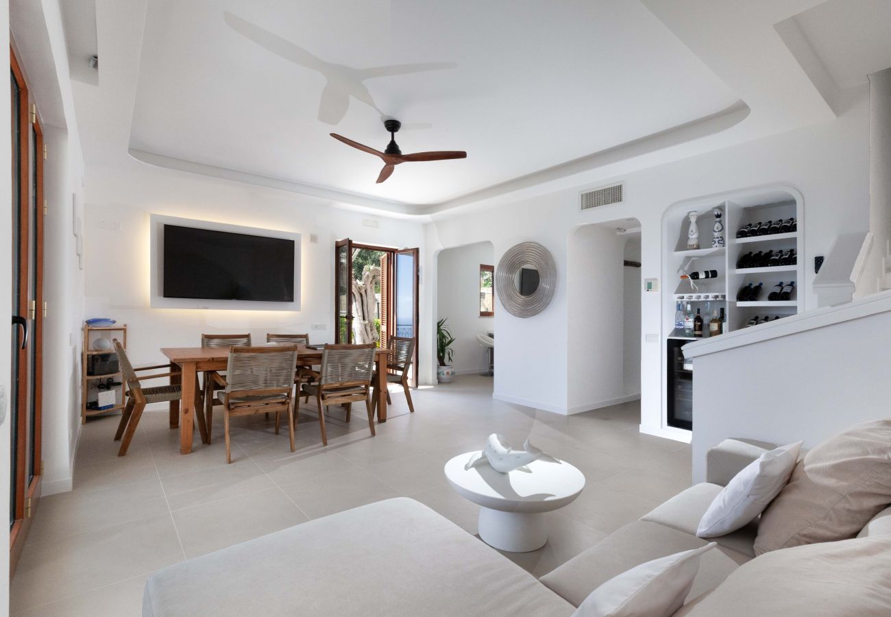 Villa a Massa Lubrense - AMORE RENTALS - Villa Marina con Piscina Privata, Vista Mare, Terrazzi e Parcheggio