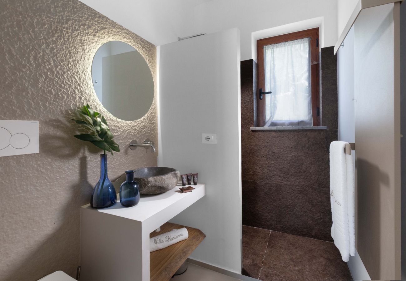 Villa a Massa Lubrense - AMORE RENTALS - Villa Marina con Piscina Privata, Vista Mare, Terrazzi e Parcheggio