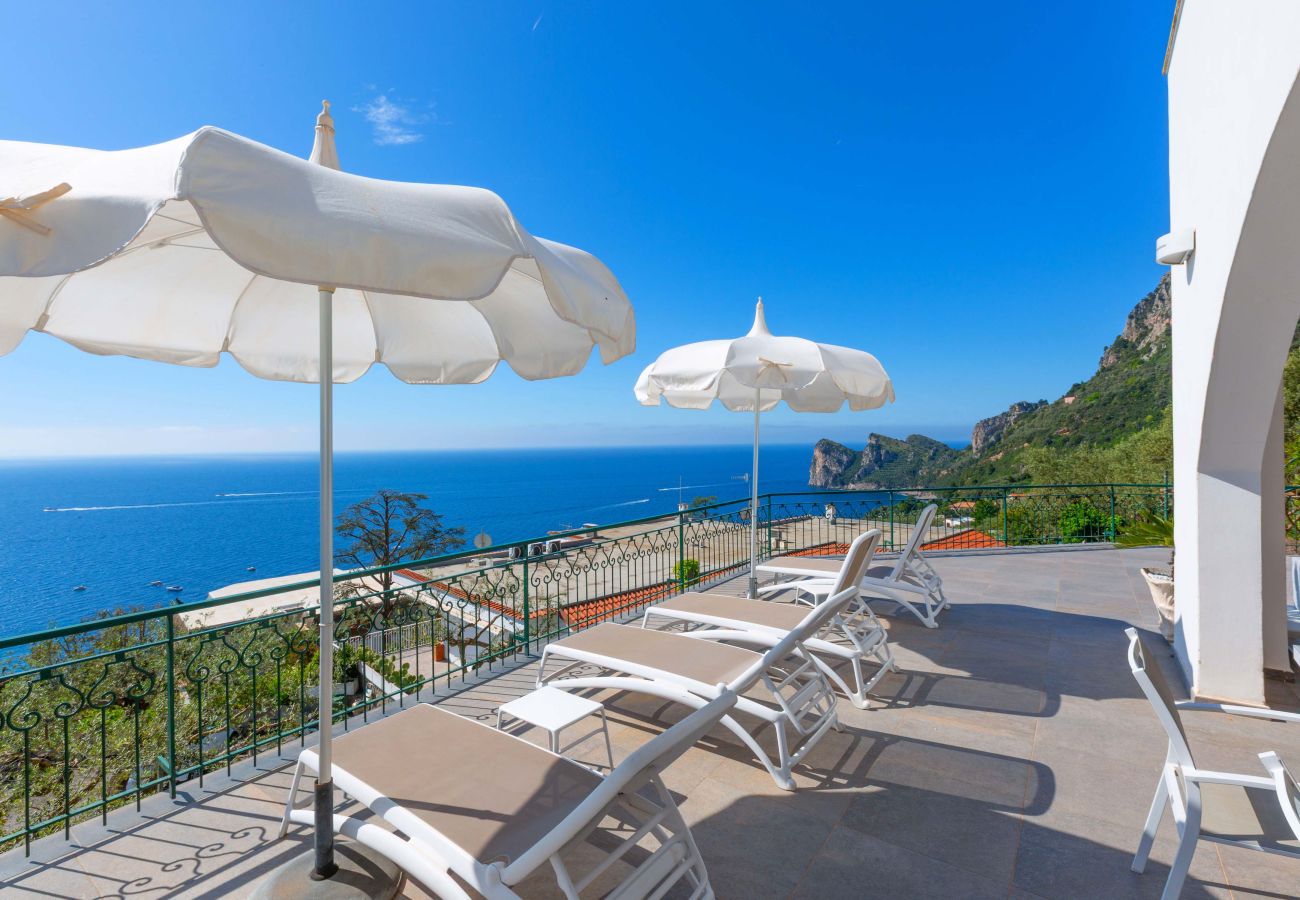 Villa a Massa Lubrense - AMORE RENTALS - Villa Marina con Piscina Privata, Vista Mare, Terrazzi e Parcheggio
