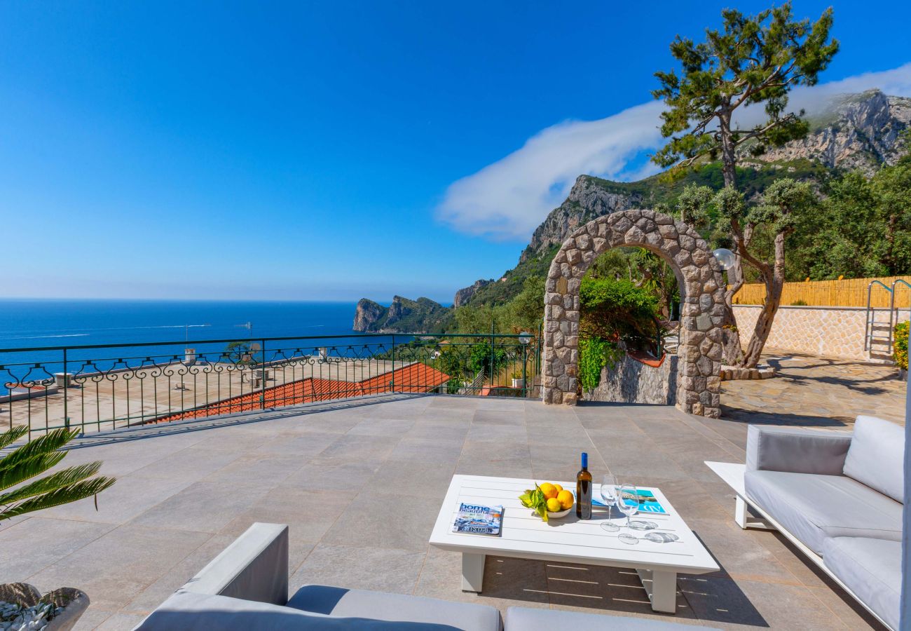 Villa a Massa Lubrense - AMORE RENTALS - Villa Marina con Piscina Privata, Vista Mare, Terrazzi e Parcheggio