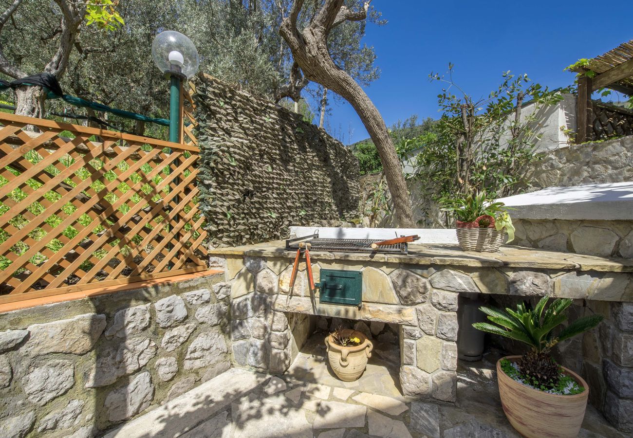 Villa a Massa Lubrense - AMORE RENTALS - Villa Marina con Piscina Privata, Vista Mare, Terrazzi e Parcheggio